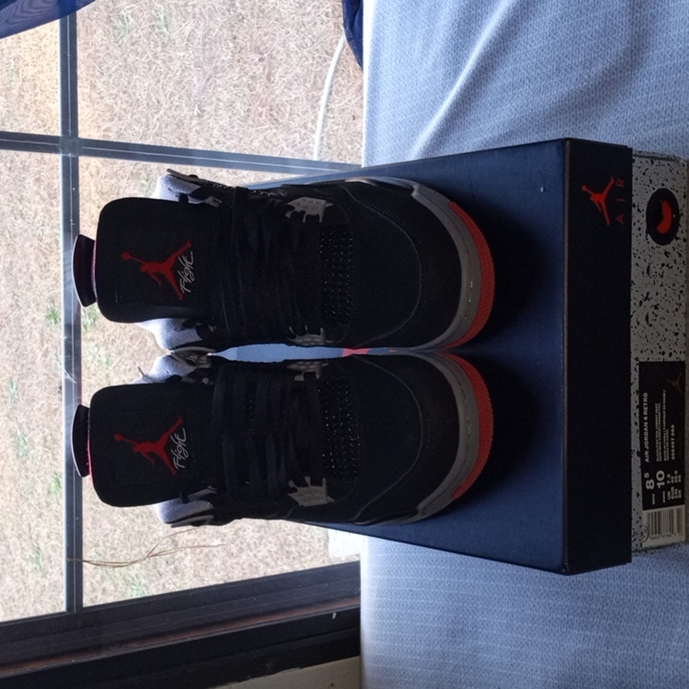 Jordan 4 Bred